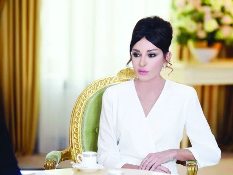 Mehriban Əliyeva atasını belə TƏBRİK ETDİ