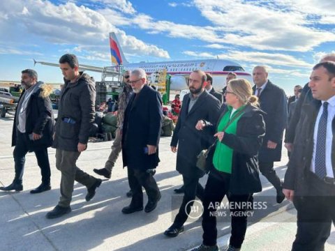 Mirzoyan Türkiyənin zəlzələ bölgəsində - VİDEO (YENİLƏNİB)