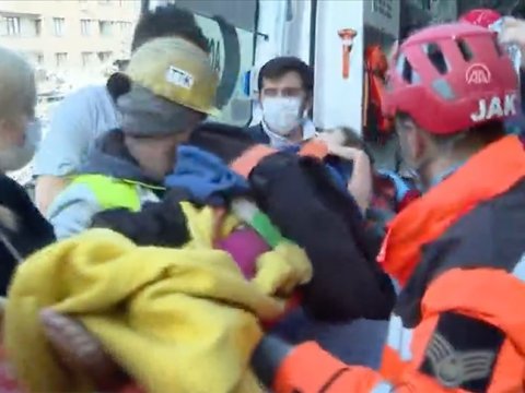 Zəlzələnin 228-ci saatı: 3 nəfər xilas edildi