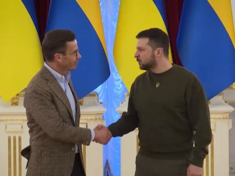 İsveçin baş naziri Ukraynaya gəldi - VİDEO