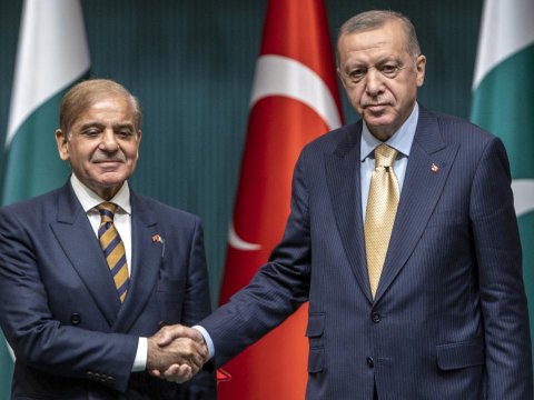 Pakistan baş nazirindən Türkiyəyə dəstək SƏFƏRİ