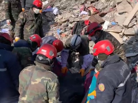 Xilasedicilərimiz Kahramanmaraşda 729 nəfərin cəsədini çıxarıb - VİDEO