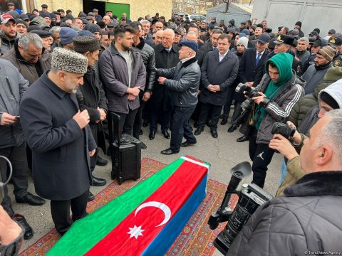 Zəlzələdə həlak olan Gündüz dəfn edildi - FOTOLAR