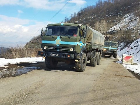 Sülhməramlılara aid 13 maşın Laçın yolundan keçdi