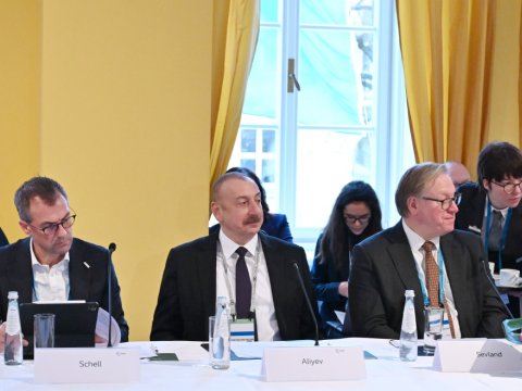 Prezident Münhendə dəyirmi masada iştirak edib - YENİLƏNİB