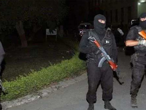 Pakistanda polis kompleksinə silahlı HÜCUM