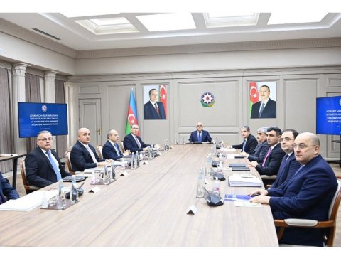 Əli Əsədov iclas keçirdi 