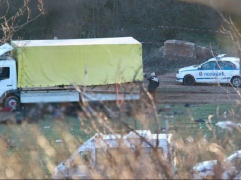 Yük maşınından 18 meyit tapıldı