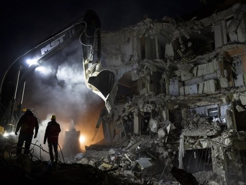 Zəlzələdə həyatını itirənlərin sayı 40 mini KEÇDİ 