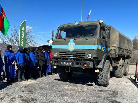 Sülhməramlıların daha 14 maşını Laçın yolundan keçdi