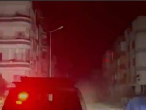 Hatayda zəlzələ anı: binalar belə dağıldı - VİDEO