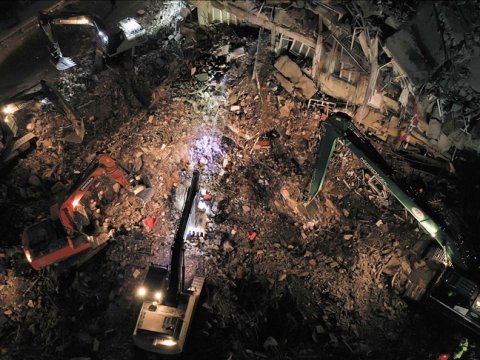 Zəlzələdə ölənlərin ilkin sayı açıqlandı - YENİLƏNİB