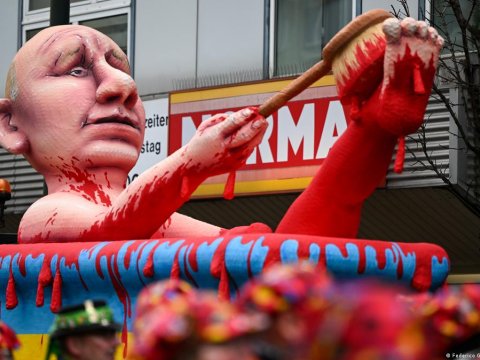 Putinin müqəvvaları \