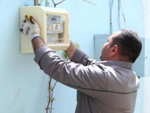 Hələ də köhnə üsulla işləyən sayğaclar var - Deputat