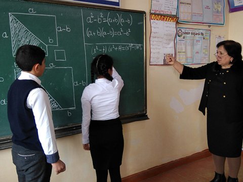 Deputat təhsildəki nöqsanlardan danışdı: “Direktorlar müəllimləri şantaj edir”