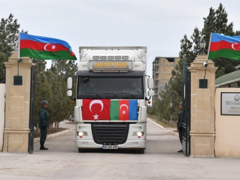 Azərbaycan Türkiyəyə növbəti dəfə yardım göndərdi - FOTOLAR