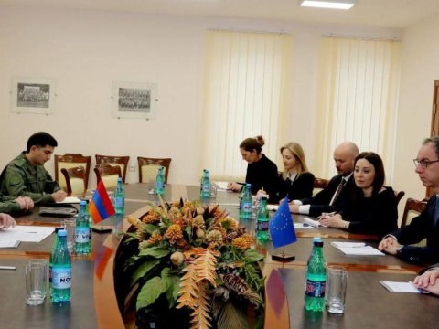 Avropa İttifaqı rəsmiləri Ermənistan Müdafiə Nazirliyində