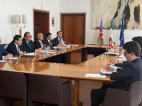 İtaliya və Azərbaycan arasında məsləhətləşmə