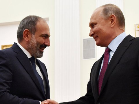 İstəsən də Rusiyadan qopa bilməyəcəksən - Putindən Paşinyana mesaj
