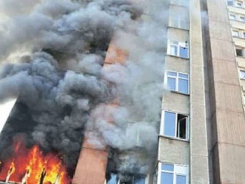 Sumqayıtda yaşayış binasında yanğın olub