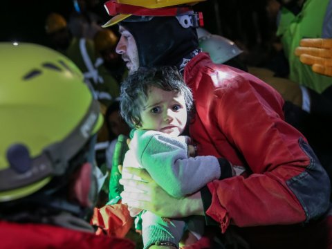 Zəlzələnin kimsəsiz qoyduğu uşaqlar - STATİSTİKA