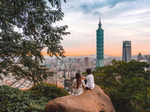 Bu ölkəyə gələn turistlərə pul veriləcək