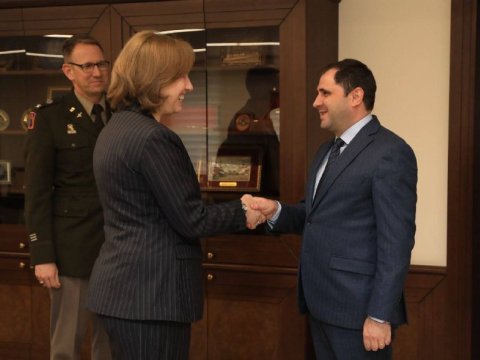 Papikyan ABŞ səfiri ilə Azərbaycan sərhədindəki vəziyyətdən danışdı