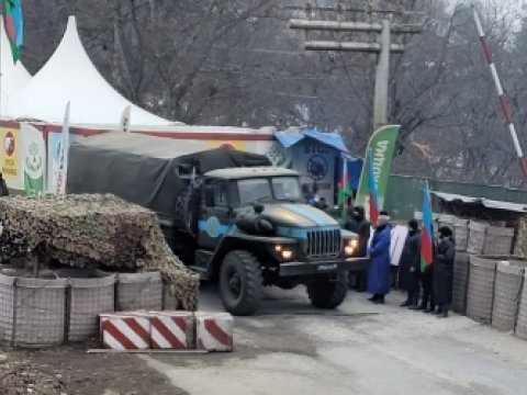 67 maşın Laçın yolundan keçib