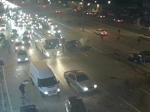 Bakıda zəncirvari qəza - 1 ölü, 4 yaralı (YENİLƏNİB)