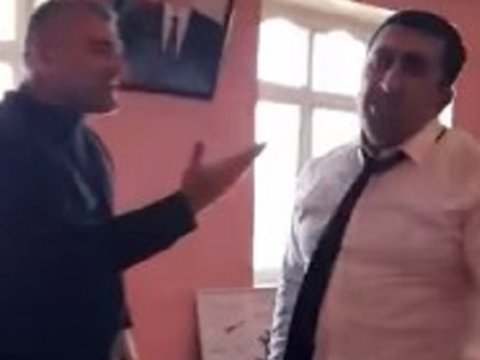 Məktəbdə direktorla müəllim arasında insident - VİDEO