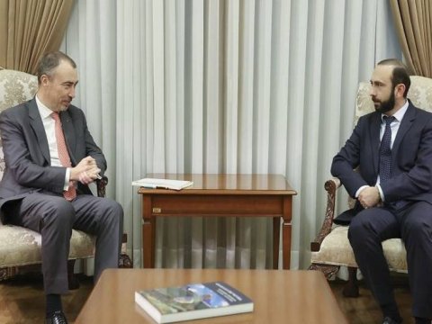 Mirzoyan Klaarla Münhen görüşünü müzakirə etdi