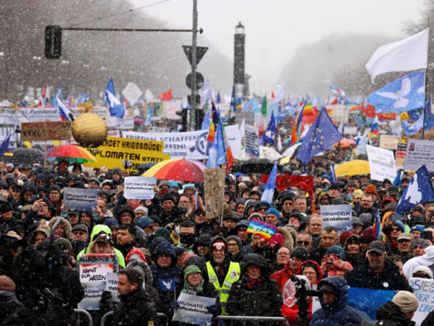 Almaniyada 10 min nəfərlik AKSİYA - Ukraynaya yardıma etiraz etdilər