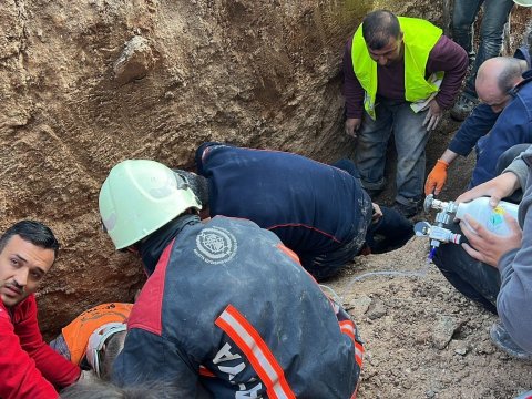 Türkiyədə torpaq çökdü - 2 nəfər öldü 