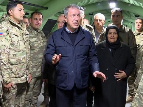 Hulusi Akar Azərbaycanın hərbi həkimlərinə təşəkkür etdi