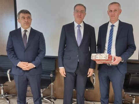 Prezidentin köməkçisi və nazir İsrailə səfər edib - FOTO 