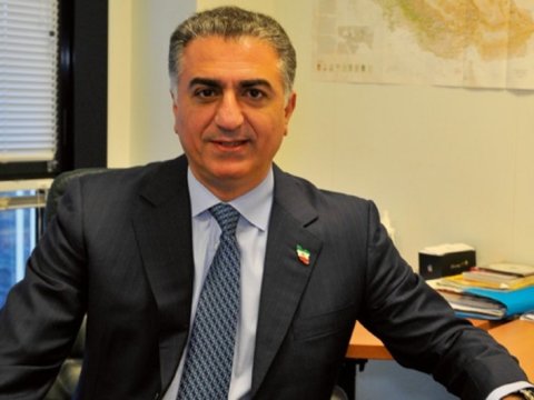 Qərb Rza Pəhləvini hakimiyyətə gətirmək istəyir?