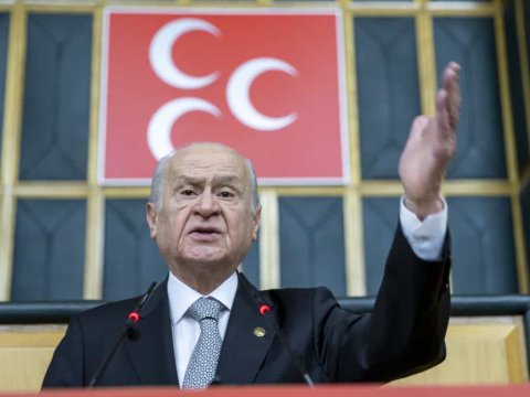 Azarkeşlər etiraz etdi, Baxçalı istefa verdi 