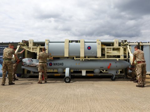 Məşhur silah şirkəti işçi sayını kəskin artırır - Ukraynaya görə