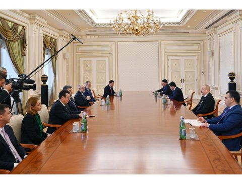 Prezident rumıniyalı deputatları qəbul etdi