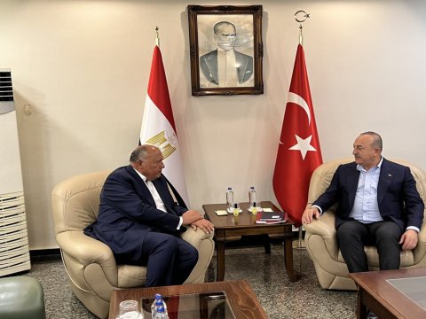 Çavuşoğlu misirli həmkarı ilə görüşdü