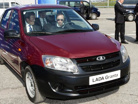 Rusiyada avtomobil istehsalı 60% AZALIB