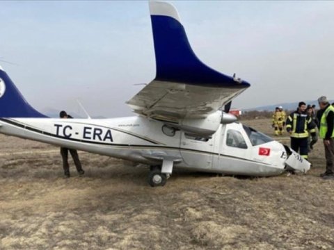 Türkiyədə təyyarə məcburi eniş etdi - Yaralılar var
