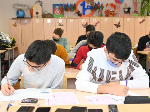 IX sinif şagirdlərinin yerdəyişməsi dayandırılır