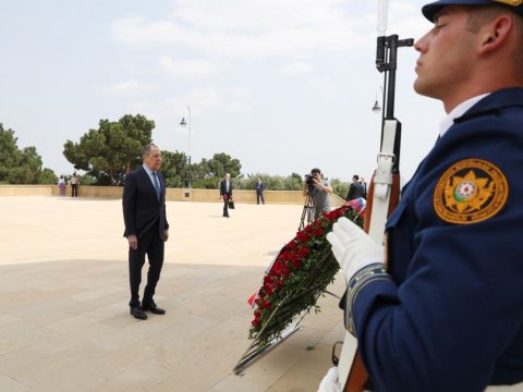 Lavrov Şəhidlər Xiyabanını ziyarət etdi - FOTOLAR