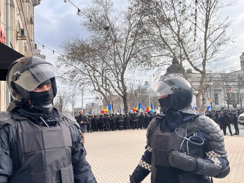 Rusiyapərəst qüvvələr Moldova prezidentinə qarşı AKSİYA keçirdi