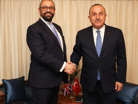 Çavuşoğlu britaniyalı həmkarı ilə görüşdü