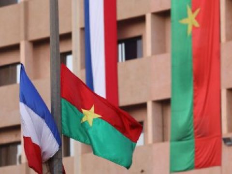 Afrika ölkəsi Fransa ilə 60 illik müqaviləni ləğv etdi 