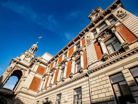 Eldar Əzizov müşavirə keçirdi - Qəzalı binalarla bağlı tapşırıq