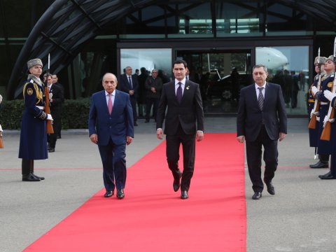 Berdiməhəmmədovun Bakıya səfəri başa çatdı
