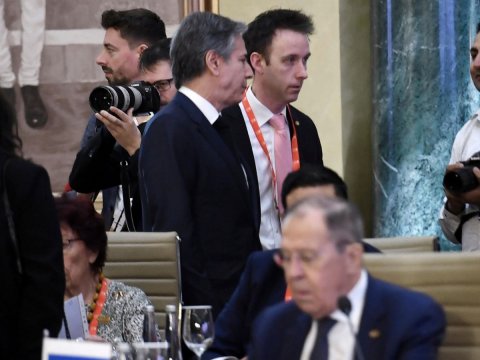 Blinken Lavrovla 10 dəqiqəlik söhbət edib